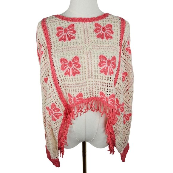 NWT House of Harlow Crochet Shawl Poncho One Size Sweater Pink Bow Fringe Boho - Picture 1 of 10